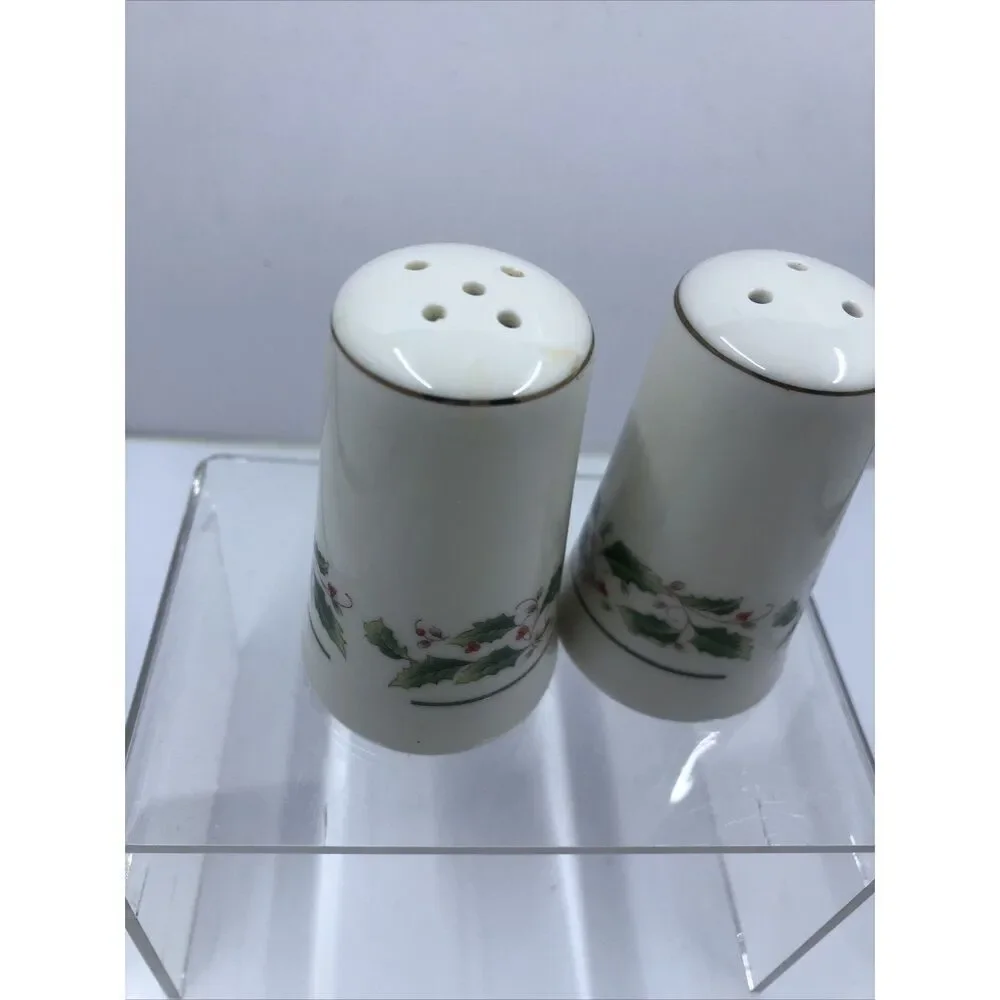 ROYAL LIMITED HOLLY HOLIDAY SALT & PEPPER SHAKER SET